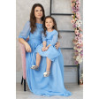 Сині сукні мама та донька
